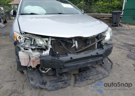 2014 Toyota Camry Se z USA, uszkodzony, nr VIN 4T1BF1FK2EU828360